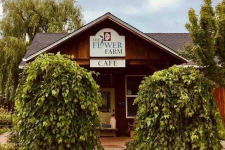 Country Charmer Single Story Cottage Pet Friendly Loomis Eksteriør bilde